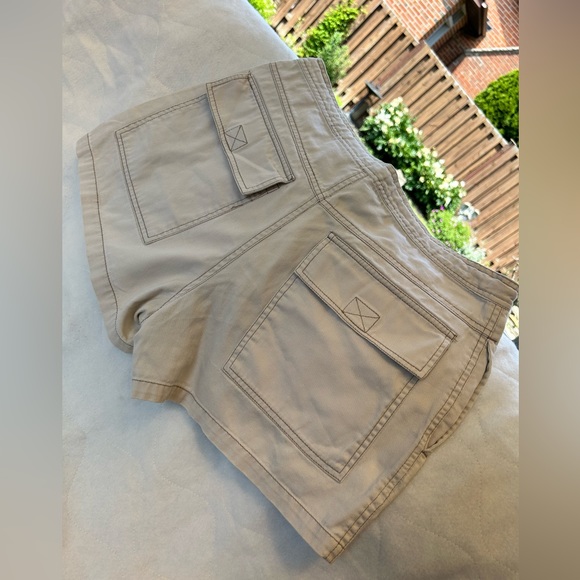 VINTAGE CABIN CREEK SHORTS - Picture 2 of 10